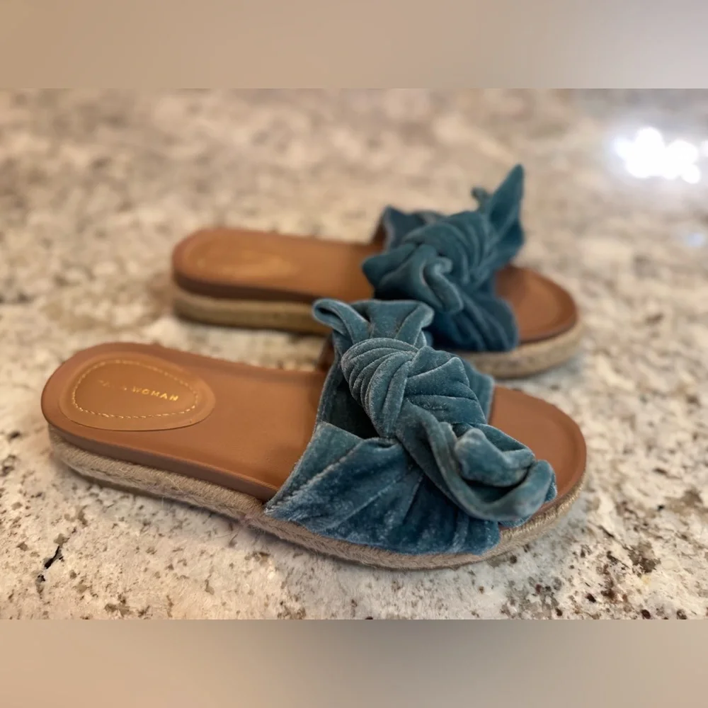 Zara‎ Teal Sandals with Bow Accent - Picture 6 of 9